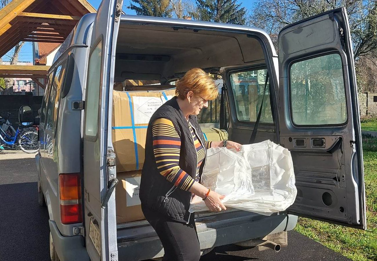 Adomány átadása az óvodában